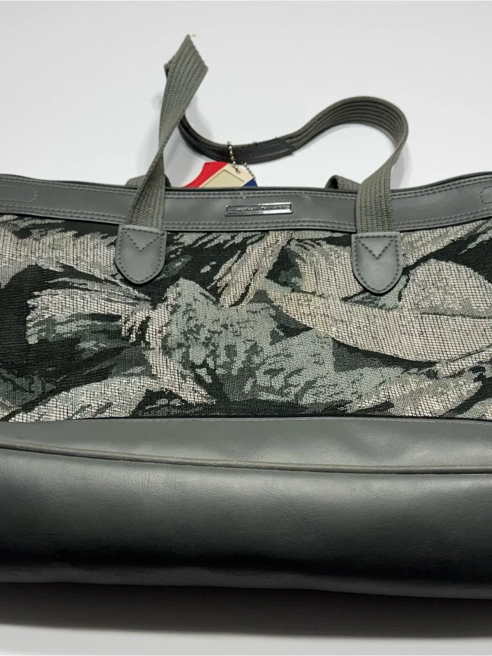 American Tourister Gray and Black Patterned Tote